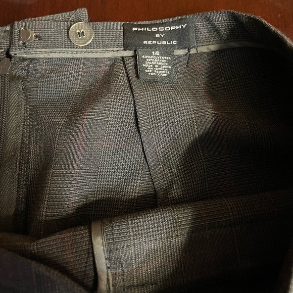 Philosophy by Republic size 14 straight gray white and red pattern - Picture 2 of 8